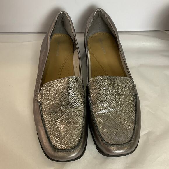 Easy Spirit loafer Silver metallic 9.5 Euc - Picture 1 of 5